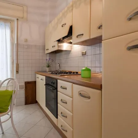 Ros Apartman Follonica