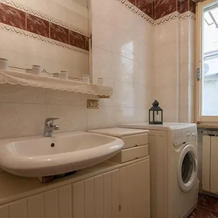 Ros Apartman